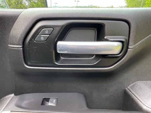 Certified 2021 Chevrolet Silverado 1500 LT Trail Boss w/ Convenience Package II AWD/4WD image 15