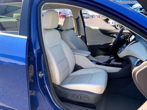 Used 2023 Chevrolet Malibu LT image 9