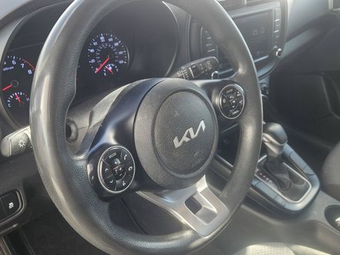 Used 2022 Kia Soul LX w/ Technology Package FWD image 18