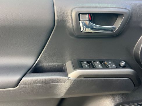 Used 2023 Toyota Tacoma TRD Off-Road w/ TRD Premium Off Road Package image 11