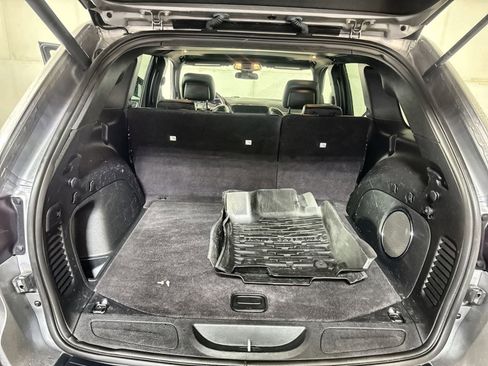Used 2021 Jeep Grand Cherokee Laredo X AWD/4WD image 26