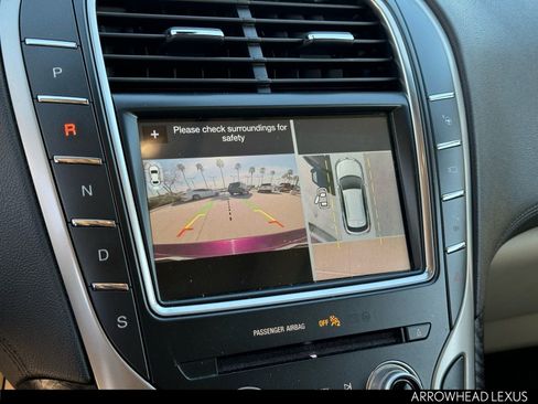 Used 2017 Lincoln MKX Reserve image 27