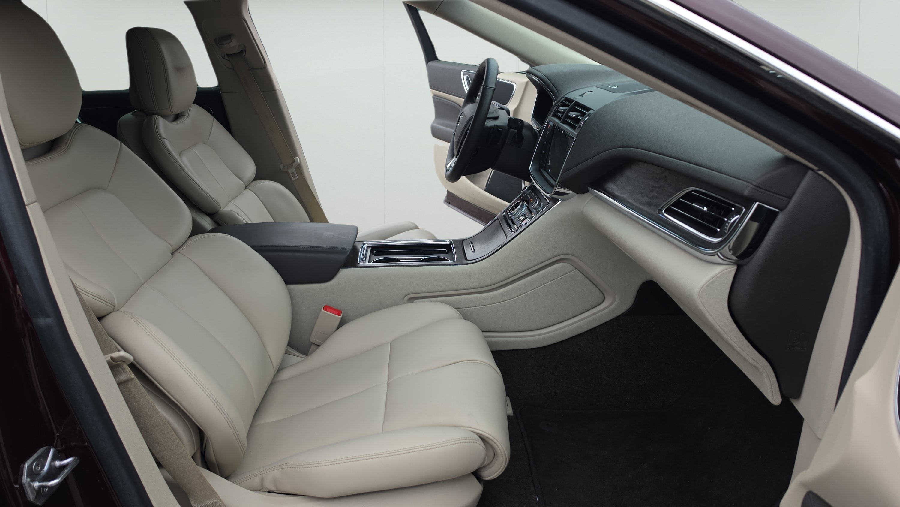 Used 2020 Lincoln Continental FWD image 23