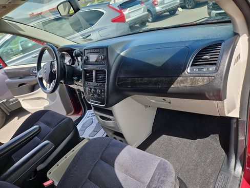 Used 2015 Dodge Grand Caravan SE w/ Quick Order Package 29E SE FWD image 16