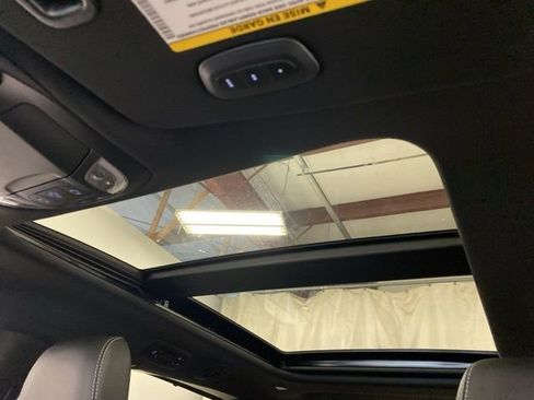 Used 2026 Chrysler Pacifica Limited w/ S Appearance Package image 16