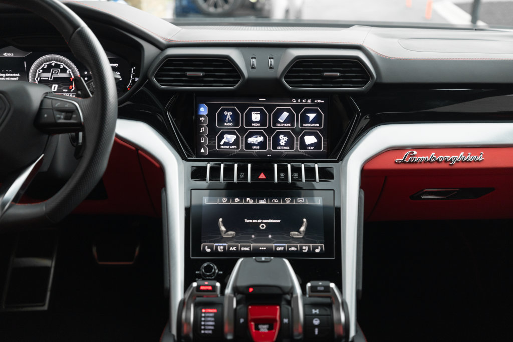 Used 2021 Lamborghini Urus AWD/4WD image 15