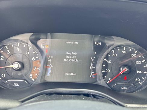 Used 2023 Jeep Compass Sport image 10