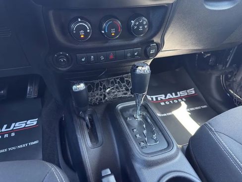 Used 2016 Jeep Wrangler Unlimited Sahara AWD/4WD image 20