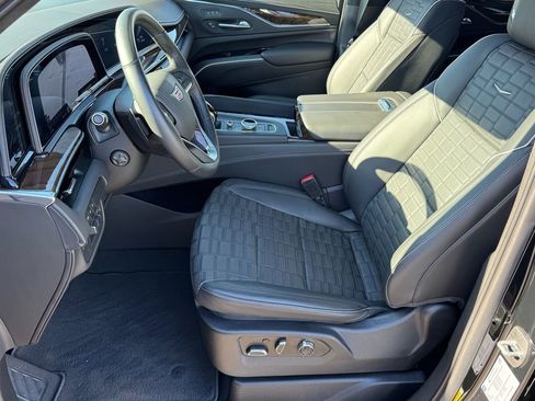 Used 2021 Cadillac Escalade Premium Luxury Platinum image 42