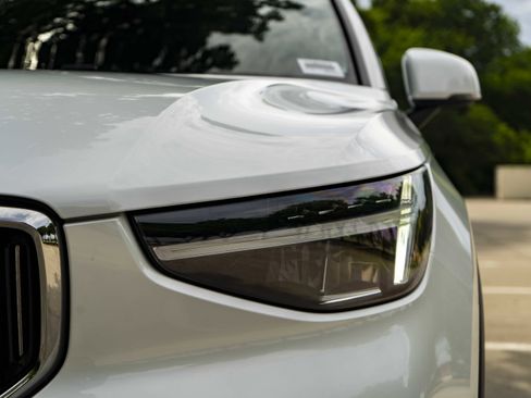 Used 2025 Volvo XC40 B5 Core AWD/4WD image 11