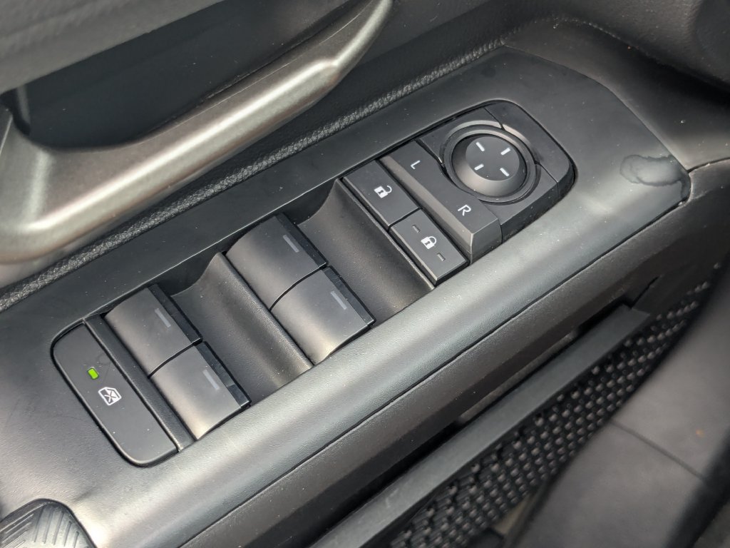 Used 2025 Toyota Tacoma TRD Off-Road AWD/4WD image 28