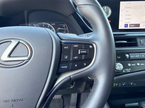 Used 2023 Lexus ES 250 w/ Premium Package AWD/4WD image 18