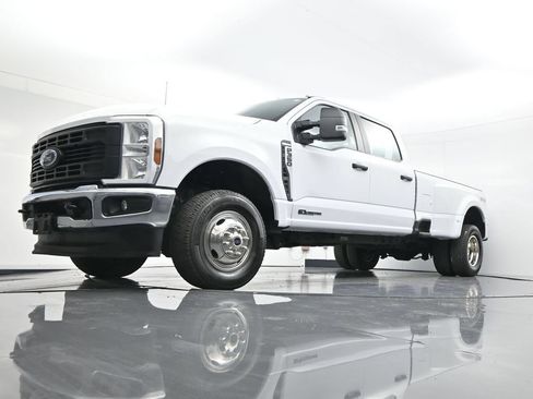 Used 2024 Ford F350 XL AWD/4WD image 42