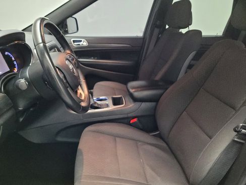 Used 2019 Jeep Grand Cherokee Laredo image 17