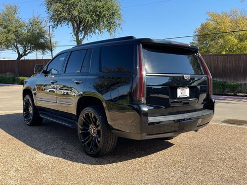 Used 2018 Cadillac Escalade Luxury image 10