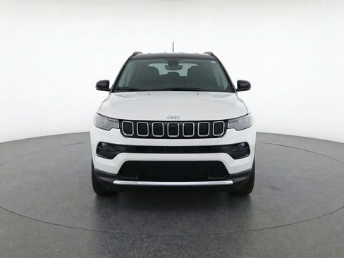 Used 2025 Jeep Compass Limited image 2