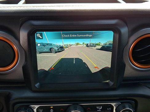 Used 2021 Jeep Gladiator Mojave AWD/4WD image 18