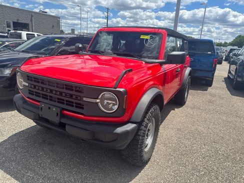 Used 2023 Ford Bronco 4-Door AWD/4WD image 3