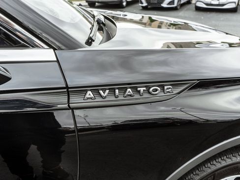 Used 2024 Lincoln Aviator Reserve image 4