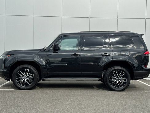 Used 2025 Lexus GX 550 w/ Accessory Package (Z1) AWD/4WD image 2