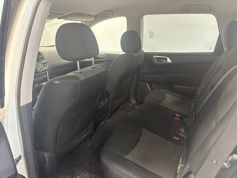 Used 2017 Nissan Pathfinder SV FWD image 17