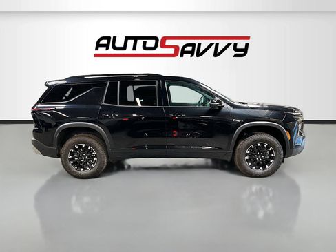 Used 2025 Chevrolet Traverse Z71 w/ Driver Confidence Package AWD/4WD image 8