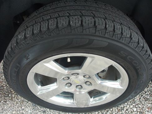 Used 2016 Chevrolet Suburban LT w/ Luxury Package RWD image 49