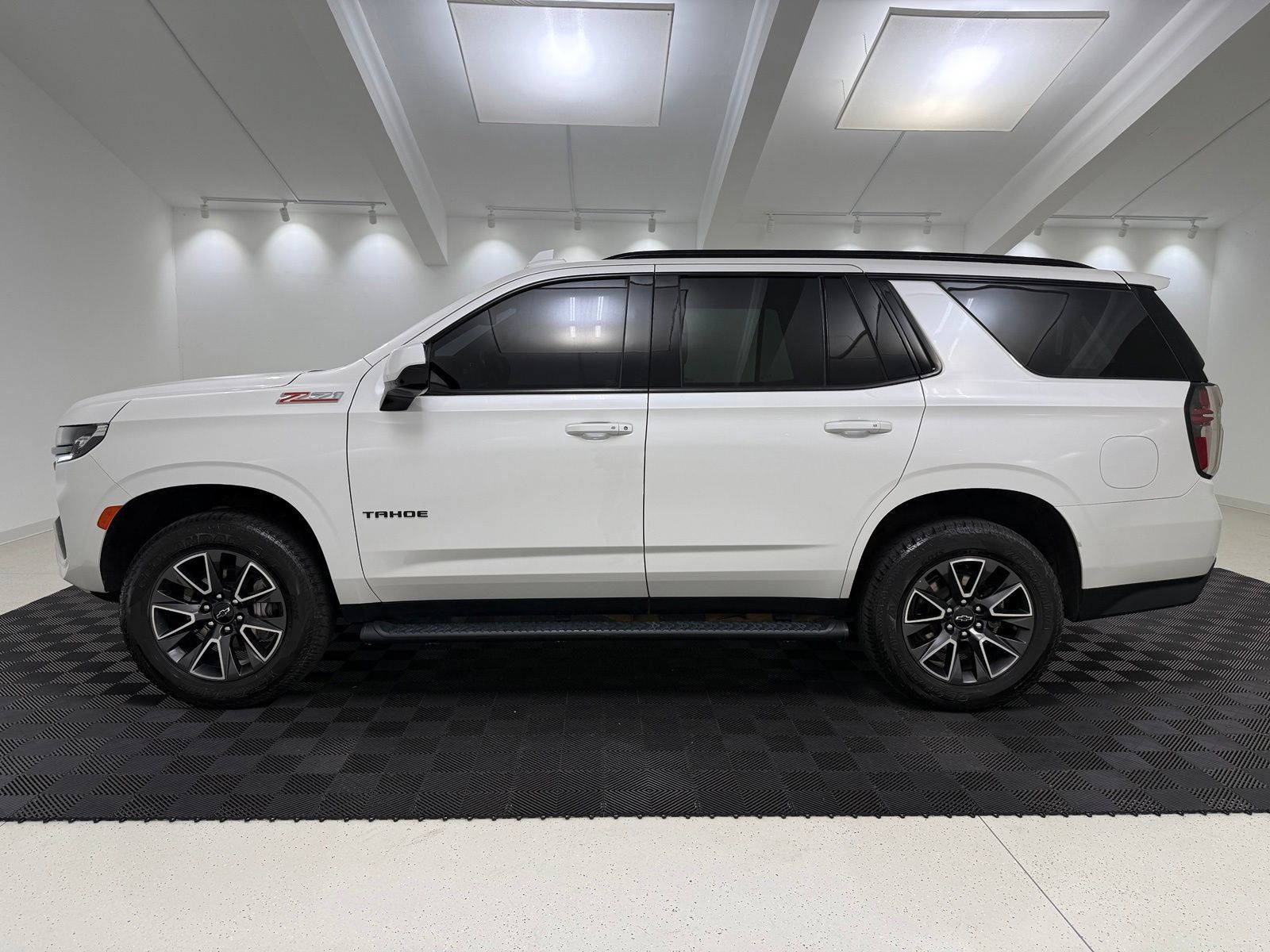 Used 2022 Chevrolet Tahoe Z71 AWD/4WD image 4