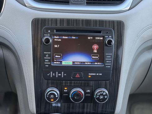 Used 2014 Chevrolet Traverse LT image 14
