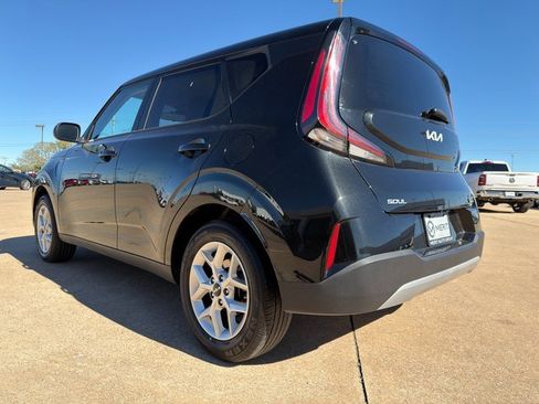 Used 2024 Kia Soul LX w/ Option Group 015 image 9
