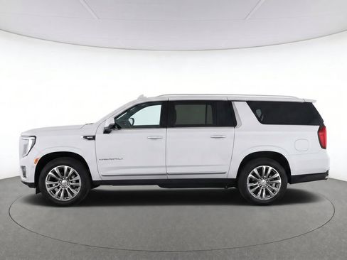 Used 2023 GMC Yukon XL Denali AWD/4WD image 6
