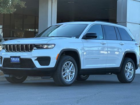 New 2025 Jeep Grand Cherokee Laredo X w/ Luxury Tech Group I image 8