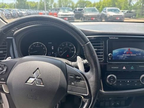 Used 2018 Mitsubishi Outlander GT AWD/4WD image 8