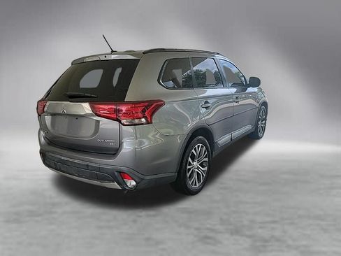 Used 2016 Mitsubishi Outlander SEL FWD image 4