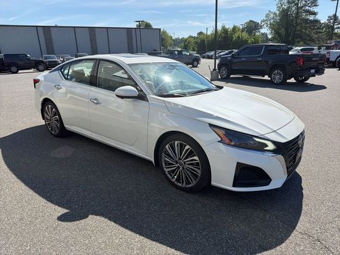 Used 2023 Nissan Altima 2.5 SL image 9