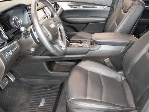 Used 2023 Cadillac XT6 Sport w/ Technology Package AWD/4WD image 23