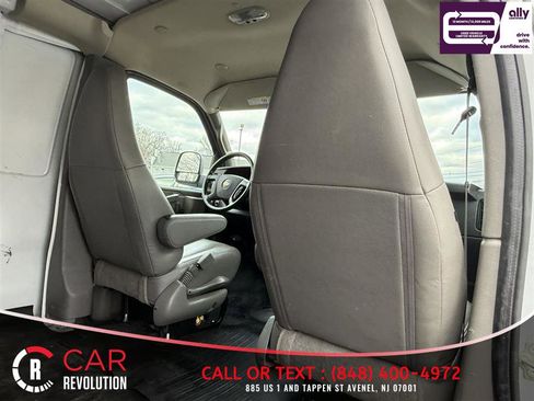 Used 2022 Chevrolet Express 2500 Extended w/ Driver Convenience Package image 9
