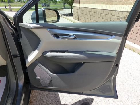 Used 2021 Cadillac XT5 Premium Luxury w/ LPO, Floor Liner Package AWD/4WD image 49