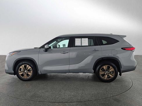 Used 2022 Toyota Highlander Bronze Edition image 6