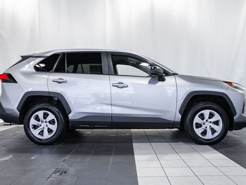 Used 2025 Toyota RAV4 LE image 3