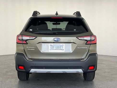 Certified 2025 Subaru Outback Limited AWD/4WD image 5