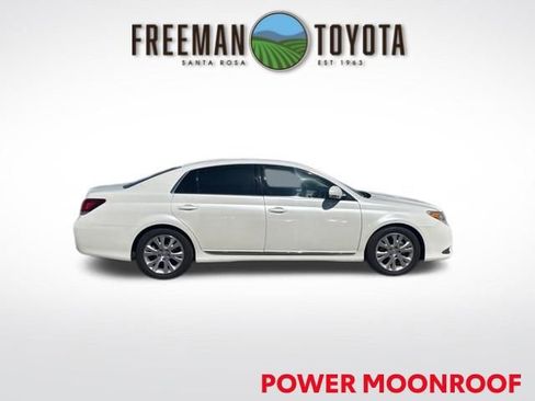 Used 2011 Toyota Avalon FWD image 4