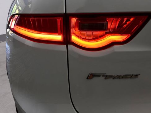 Used 2020 Jaguar F-PACE Prestige AWD/4WD image 36