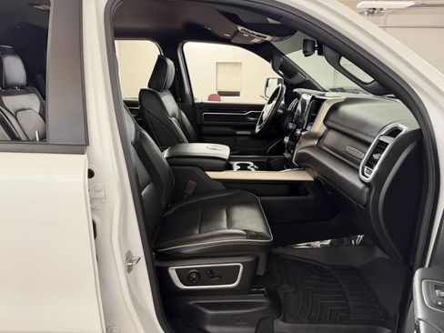 Used 2019 RAM 1500 Laramie AWD/4WD image 42