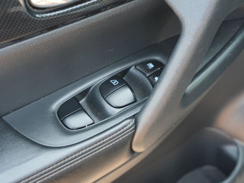 Used 2020 Nissan Rogue S AWD/4WD image 15