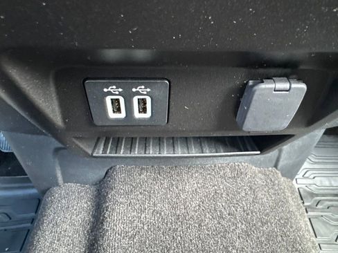 Used 2019 Ford F150 XLT w/ Equipment Group 302A Luxury AWD/4WD image 29