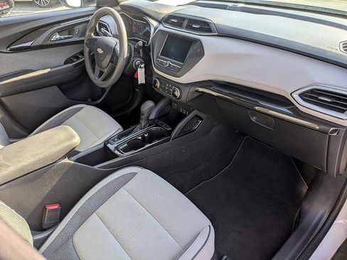 Used 2022 Chevrolet TrailBlazer LS image 32