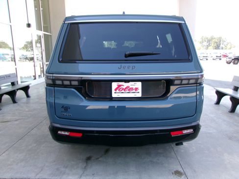 New 2026 Jeep Grand Wagoneer 4WD image 22