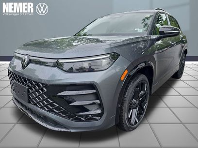 New 2025 Volkswagen Tiguan SE R-Line