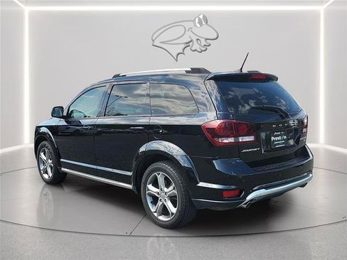 Used 2017 Dodge Journey Crossroad FWD image 3